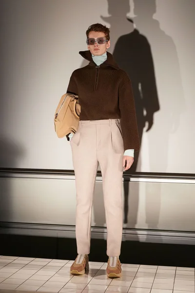 Look 14